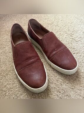 Frye Sneakers Cognac Leather Logo Cap Round Toe Notched Vamp Slip On Size 9
